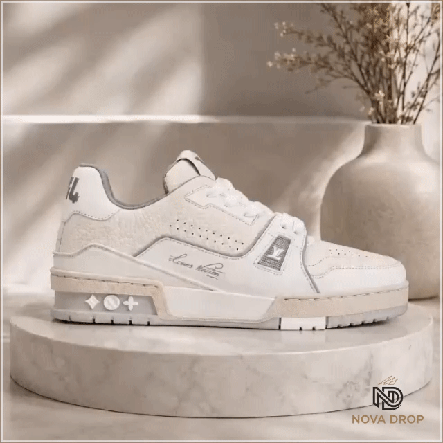 Louis Vuitton Trainer white